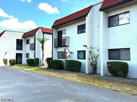 4728 Orange Grove Blvd, Unit 12 in North Fort Myers, FL - Building Photo