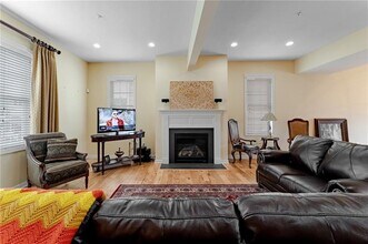 221 College Ave in Oakmont, PA - Building Photo - Building Photo