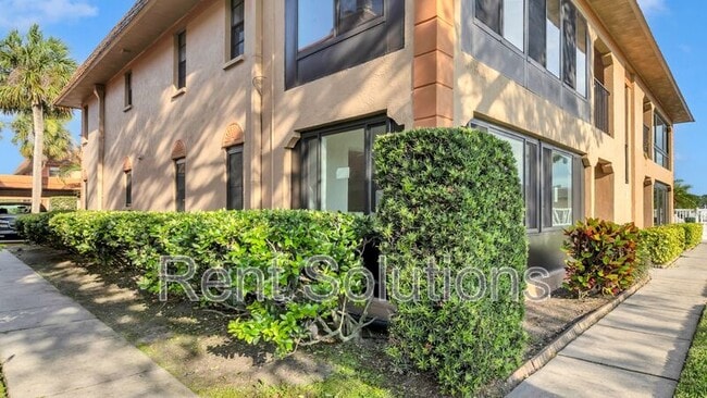 10192 Seminole Island Dr in Largo, FL - Building Photo - Building Photo