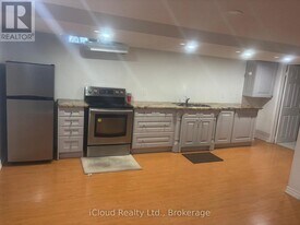 1185 Prestonwood Crescent in Mississauga, ON - Building Photo