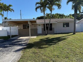 4360 NE 13th Ave in Oakland Park, FL - Building Photo
