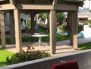 5301 E Waverly Dr, Unit 217 in Palm Springs, CA - Building Photo - Building Photo