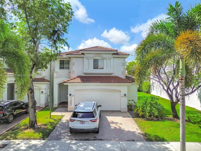 11582 NW 69th Terrace in Doral, FL - Foto de edificio - Building Photo