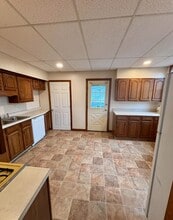 1305 Chamberlain Ave in Fairmont, WV - Foto de edificio - Building Photo