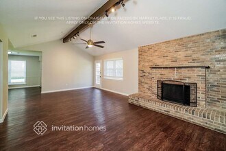 8221 Pearl St in North Richland Hills, TX - Foto de edificio - Building Photo