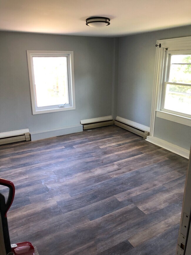 13 Achorn St Apartments and Nearby Rockland Apartments For Rent