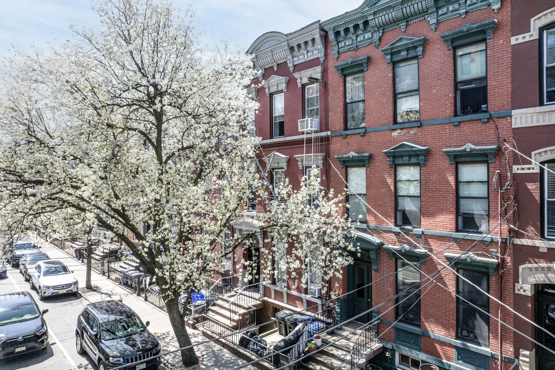 1228 Park Ave in Hoboken, NJ - Building Photo