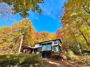 27 Rue du Matterhorn in Cantley, QC - Building Photo - Building Photo