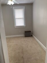 256 Main St, Unit 1st level in Duryea, PA - Building Photo - Building Photo