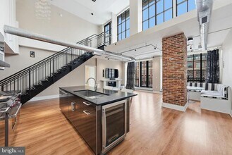 1615 N Queen St in Arlington, VA - Building Photo - Building Photo