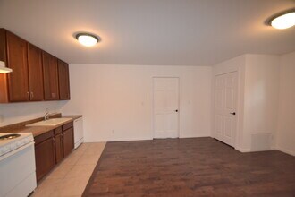 357 Greenwich St, Unit 6 in Valparaiso, IN - Building Photo - Building Photo