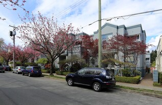 Emerald Court in Vancouver, BC - Building Photo