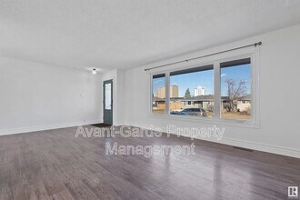 9824-9868 68 St NW in Edmonton, AB - Building Photo - Building Photo
