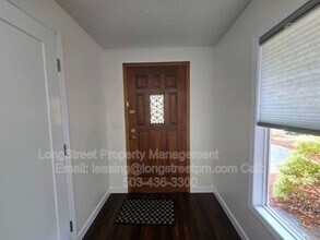 2018 Nut Tree Dr NW in Salem, OR - Foto de edificio - Building Photo