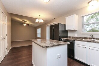 4529 Woodland Ct in Indianapolis, IN - Building Photo - Building Photo