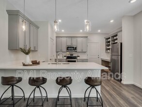 2924 Oak Park Way in Orlando, FL - Building Photo - Building Photo