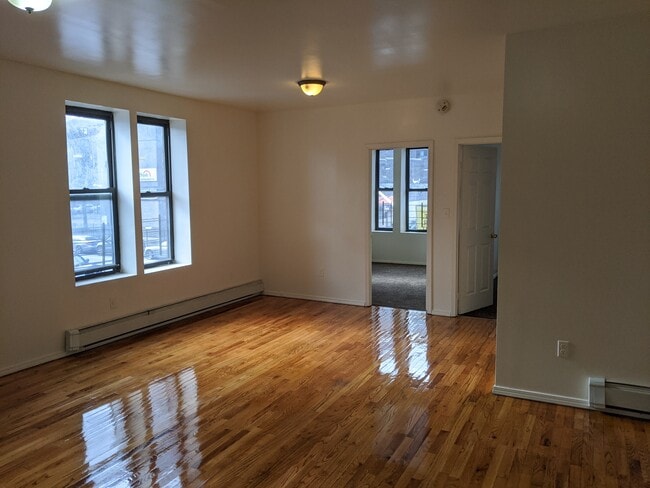 107 E 93rd St, Unit 2F