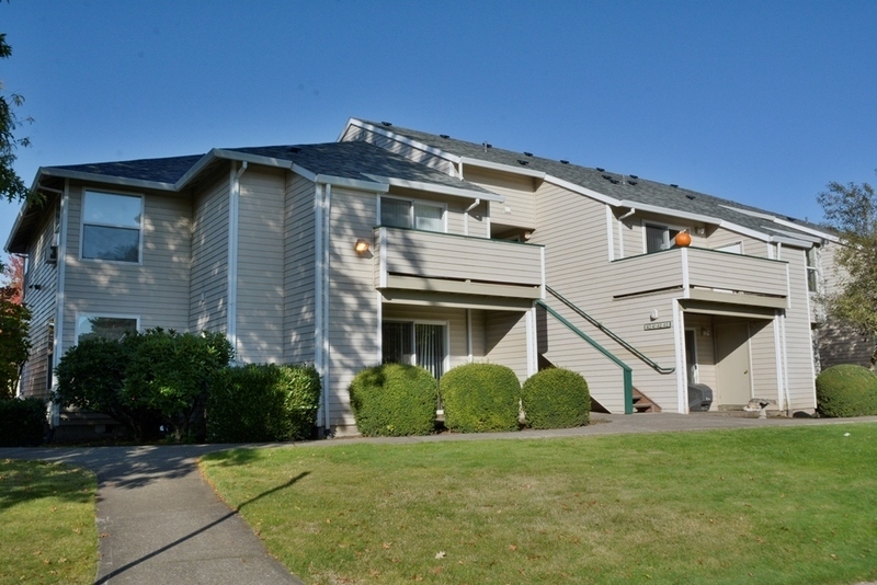 1255 NW 183rd Ave in Beaverton, OR - Foto de edificio