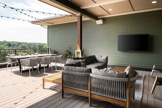 Prado in Oak Creek, WI - Foto de edificio - Building Photo