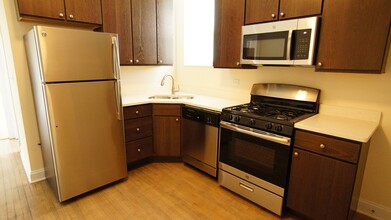 3136 W Logan Blvd, Unit 2814-2F in Chicago, IL - Building Photo - Building Photo