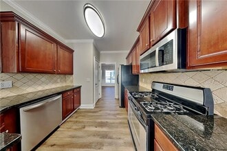 412 Oscar Way in Dallas, GA - Foto de edificio - Building Photo