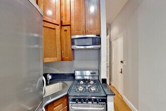 95 Perry St, Unit 1 in New York, NY - Foto de edificio - Building Photo