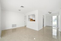 1412 Beta Ct in West Palm Beach, FL - Foto de edificio - Building Photo