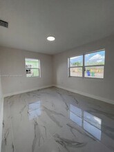 31 SW 67th Ct in Miami, FL - Building Photo - Building Photo