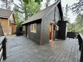 25165 Cedar St in Idyllwild, CA - Building Photo - Building Photo