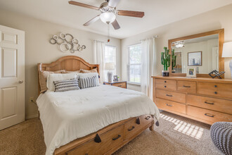 Cascata Luxury Apartments in Tulsa, OK - Building Photo - Interior Photo