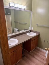 1016 Wheelock Rd in Cleveland, OH - Foto de edificio - Building Photo