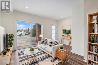 897-897 Laurier St in Clarence-Rockland, ON - Building Photo - Building Photo
