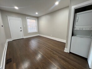 2048 N California Ave, Unit 1R in Chicago, IL - Building Photo - Building Photo