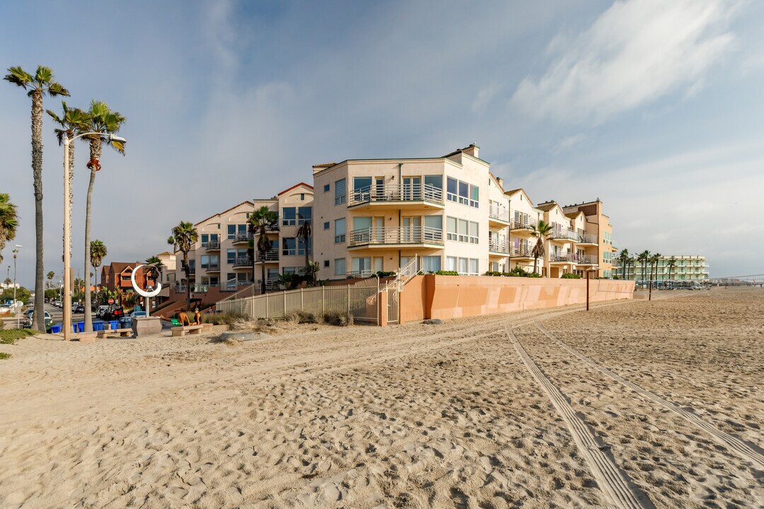 710-714 Seacoast Dr in Imperial Beach, CA - Foto de edificio