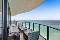 19575 Collins Ave, Unit 33 in Sunny Isles Beach, FL - Building Photo - Building Photo