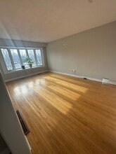 1072 Olive Av in Oshawa, ON - Building Photo - Building Photo