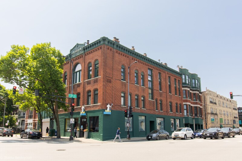 1201 W Diversey Pkwy in Chicago, IL - Building Photo