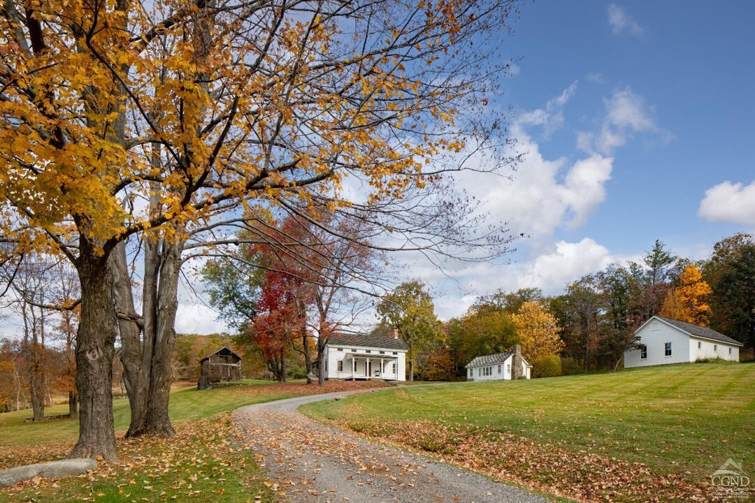 0 NY-82 in Ancram, NY - Foto de edificio