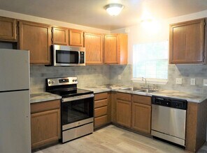 2212 Andover Ct in The Village, OK - Building Photo - Building Photo