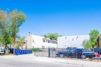 520 Tennessee St NE in Albuquerque, NM - Foto de edificio - Building Photo