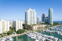 Yacht Club at Portofino in Miami Beach, FL - Building Photo - Building Photo