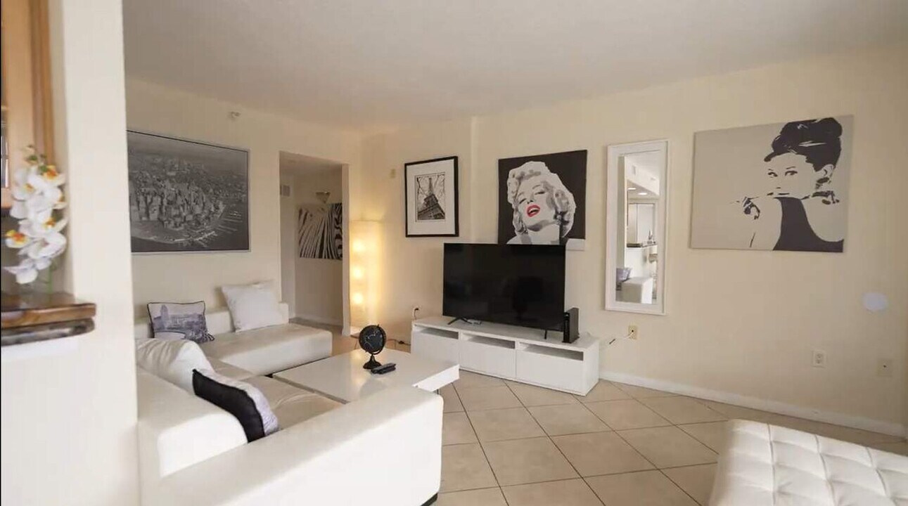 445 S Hamden Dr in Clearwater, FL - Building Photo