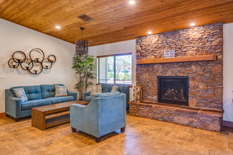 Country Club Meadows Apartments in Flagstaff, AZ - Foto de edificio - Interior Photo