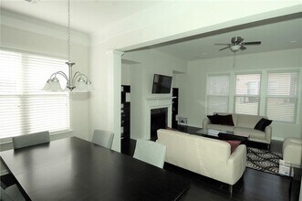 106 Beverly Pl in Atlanta, GA - Building Photo - Building Photo