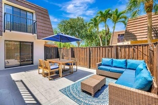 1209 12th Ct in Jupiter, FL - Building Photo