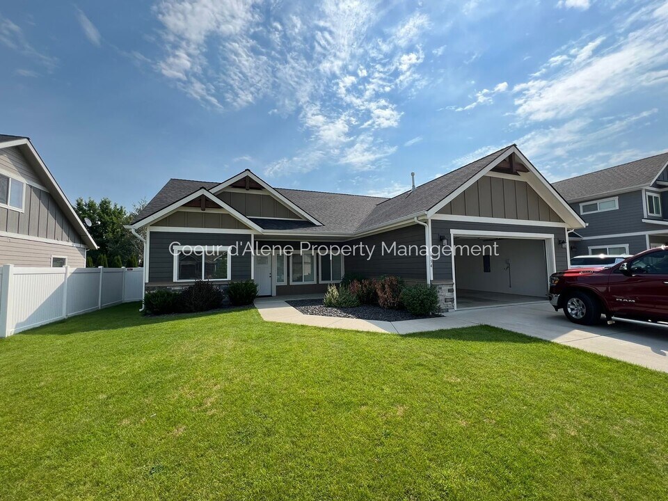 3734 N Mashie St in Post Falls, ID - Building Photo