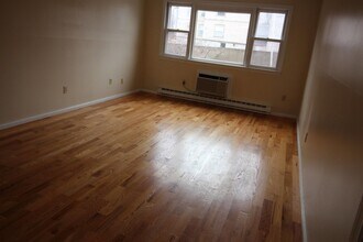 73 E Broadway, Unit K in Derry, NH - Building Photo - Building Photo