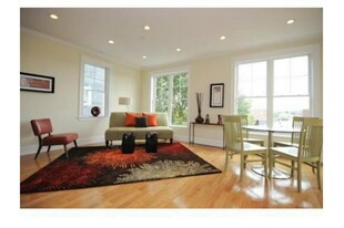 20 Fisher Ave, Unit 28-1 in Boston, MA - Building Photo