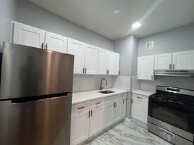 117 Wade St, Unit 2E in Jersey City, NJ - Building Photo