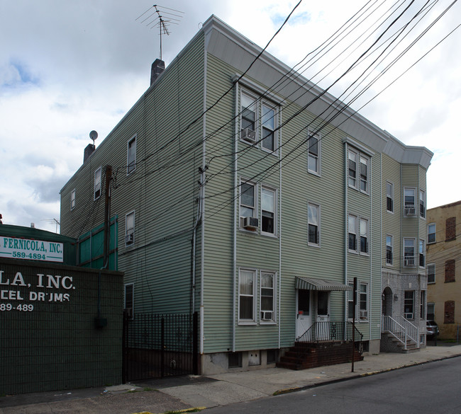 263-265 Elm St in Newark, NJ - Foto de edificio - Building Photo